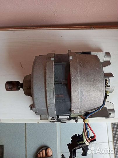 Электродвигататель стиральной машины