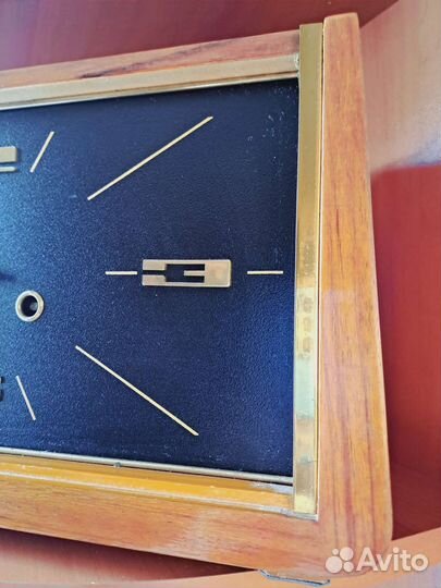 Часы настольные с боем Янтарь