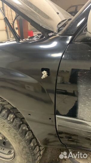 Переднее крыло Toyota Land Cruiser 100 Lexus LX470