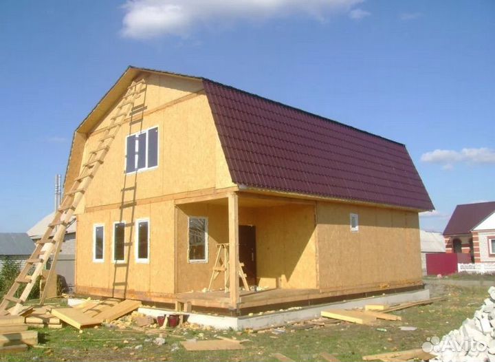 Строительная бригада и кровельной работы