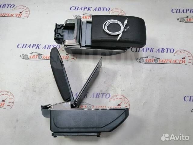 Подлокотник бардачок Toyota Vitz 90 в Хабаровске