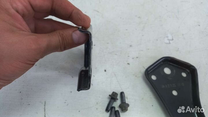 Кронштейн заднего подрамника Mercedes GLC C253