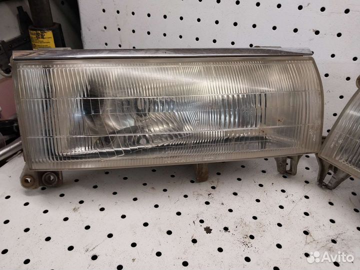 Фара L,r Toyota TownAce CR30 28-31 2203