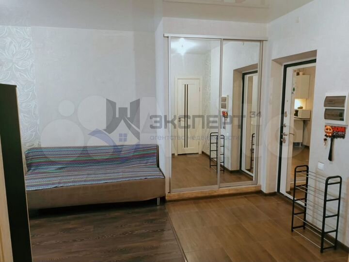 2-к. квартира, 37 м², 1/18 эт.