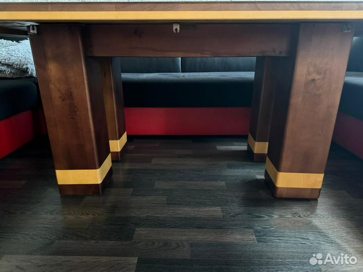 Стол обеденный