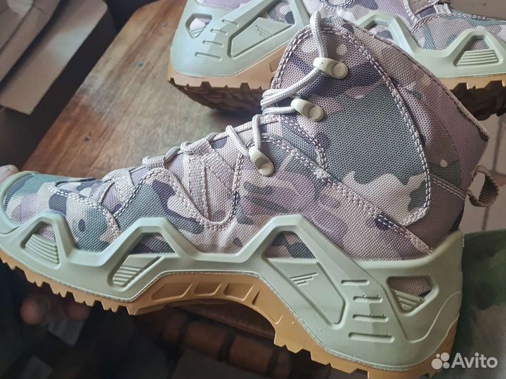 Трекинговые ботинки лова в мультикаме