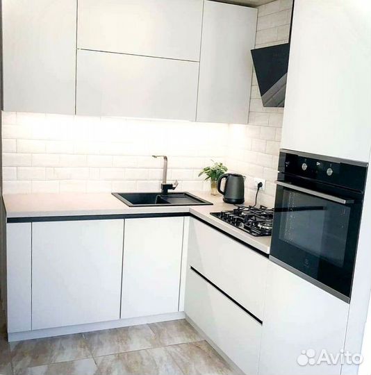 Кухня в потолок