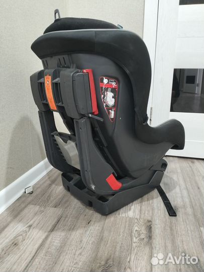 Детское автокреслоот 9-18 кг Peg-Perego