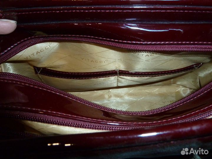 Лаковая сумка Vitacci