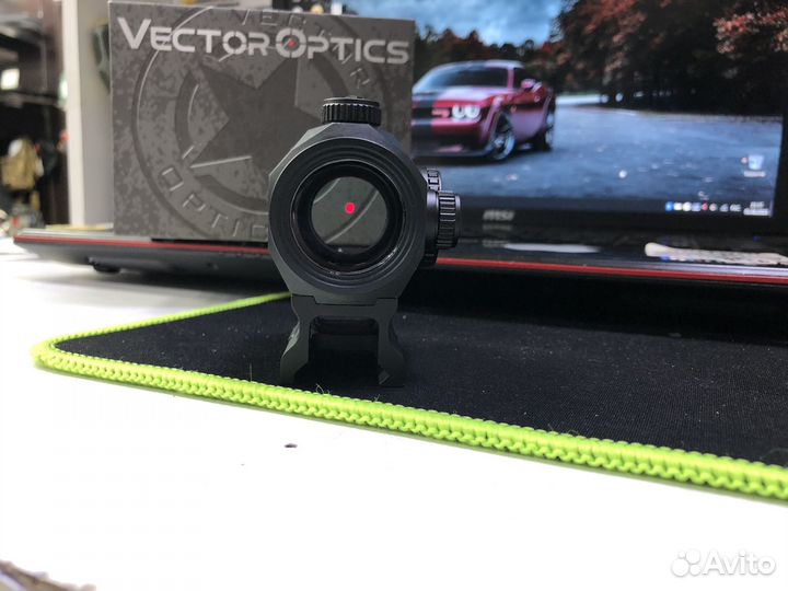 Калиматорный прицел Vector optics