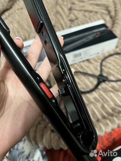 Выпрямитель для волос Rowenta x Karl Lagerfeld