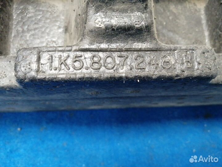 Абсорбер переднего бампера 1K5807248B Volkswagen