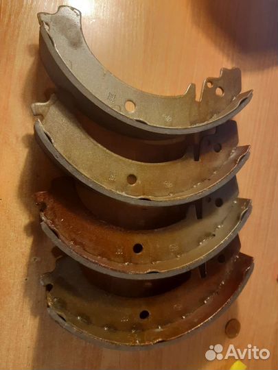 Тормозные колодки заднего тормоза москвич 2141