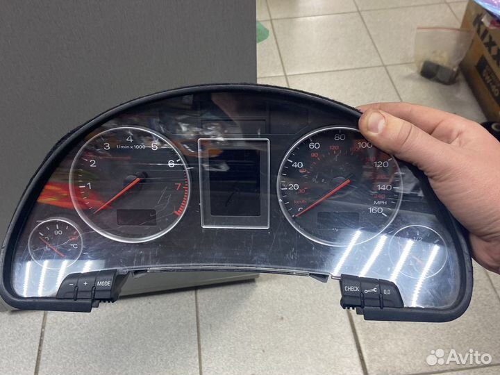 Щиток приборов A4 audi 1036902078
