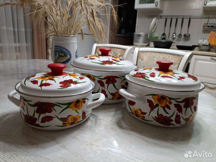 Набор эмалированных кастрюль