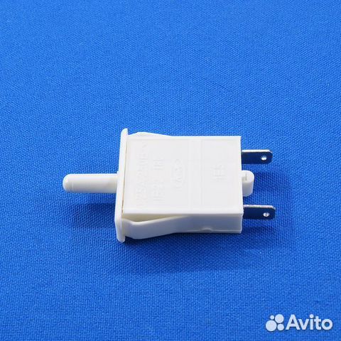 Выключатель освещения холодильника Indesit