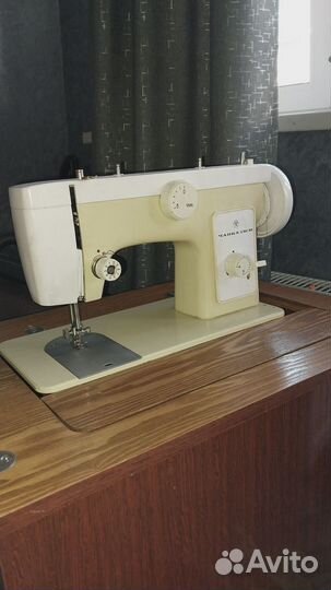 Швейная машинка чайка 132м