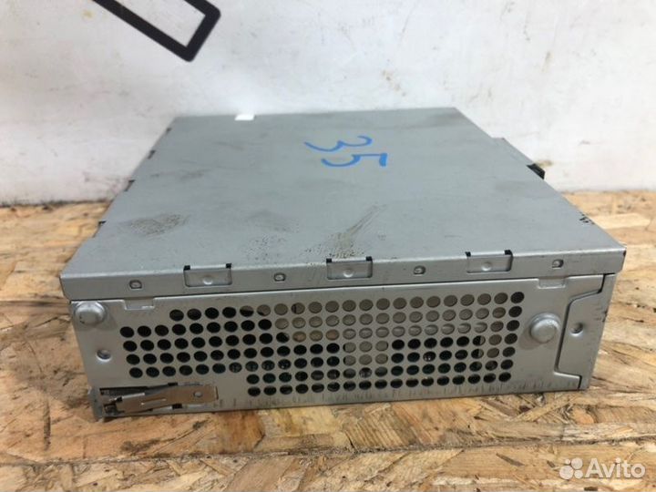 Блок управления радиосистемой Volkswagen Touareg 2