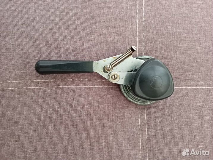 Машинка для закатки банок