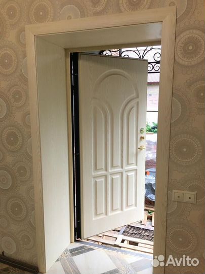 Дверь входная напрямую со Склада