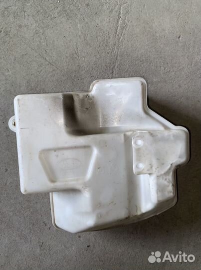 Бачок омывателя Land Rover Discovery 4