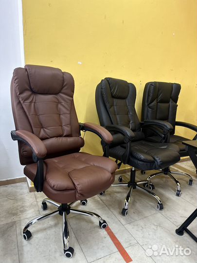 Офисное кресло руководителя с массажем