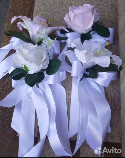 Свадебное украшение на машину