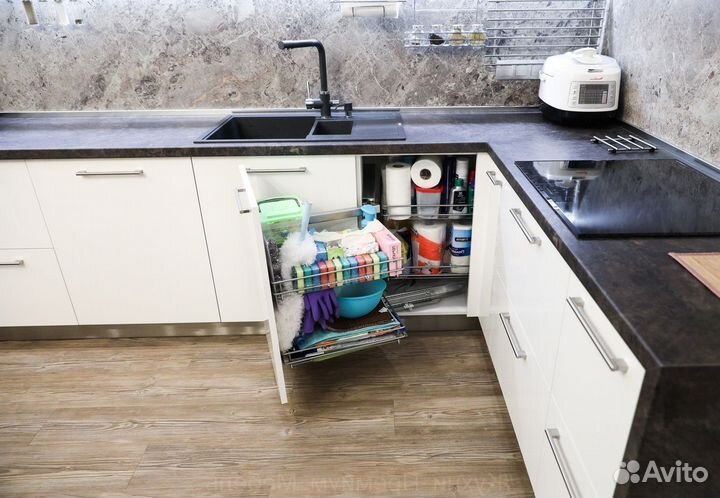 Кухня в потолок