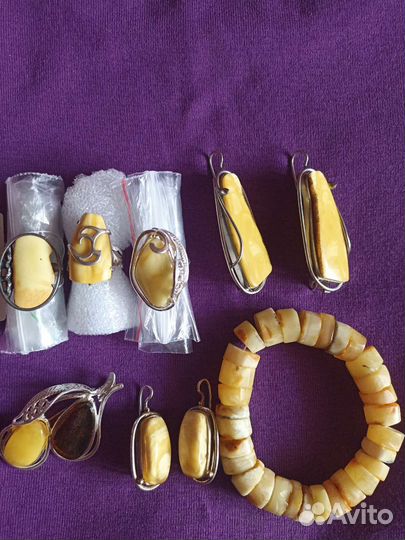 Янтарные украшения