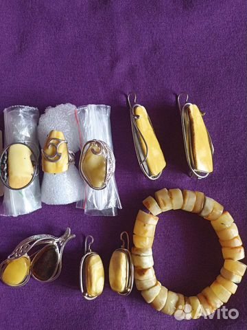 Янтарные украшения