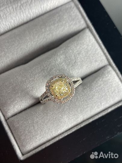 Золотое кольцо с бриллиантом 0,7 Ct