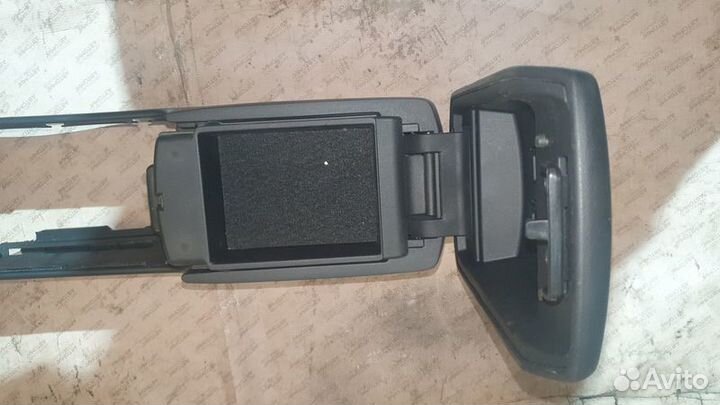 Подлокотник Mazda 3bk мазда