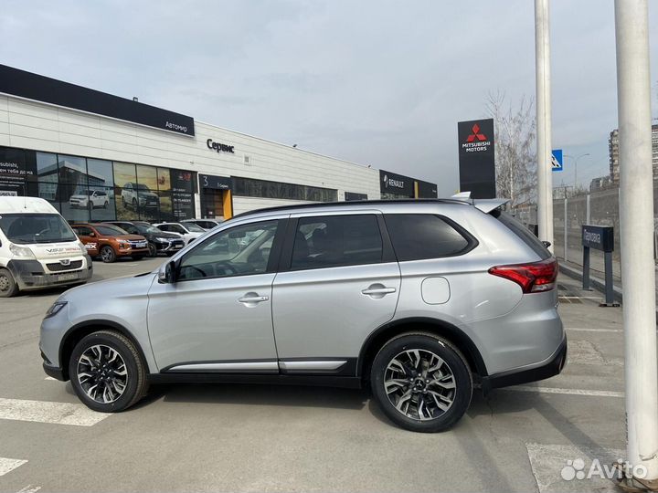 Mitsubishi Outlander 2.0 CVT, 2022