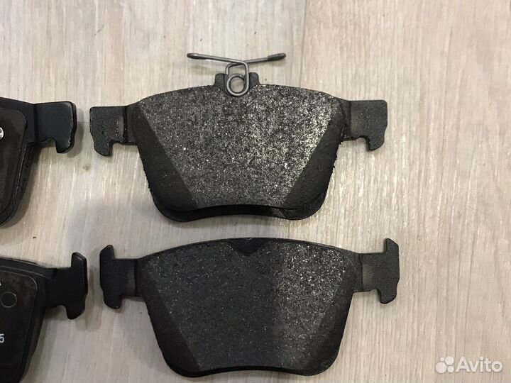 Тормозные колодки задние VAG JZW698451AA