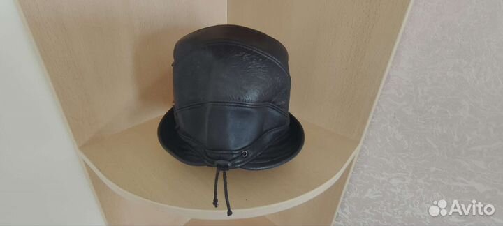 Шляпка женская кожаная демисезонная