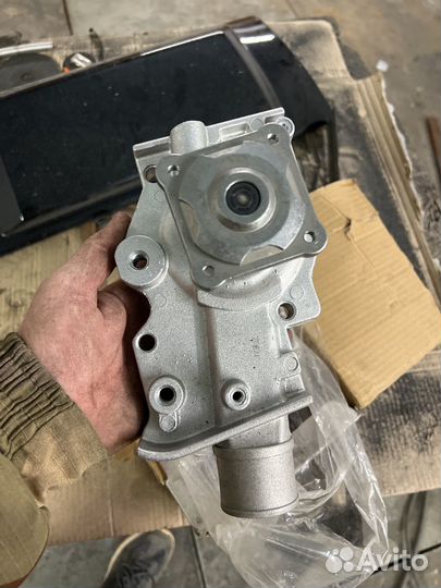 Помпа ford escort