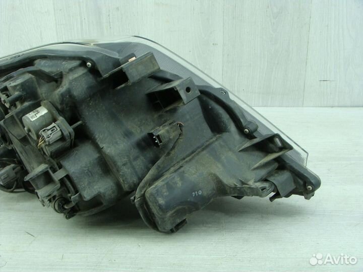 Фара левая Toyota Land Cruiser