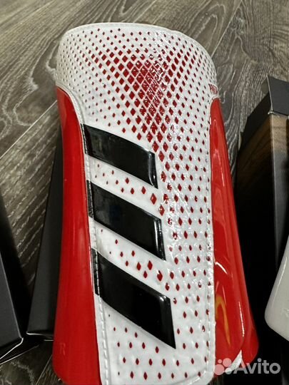 Футбольные щитки