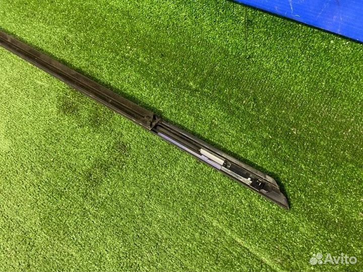 Молдинг двери передний левый Nissan Teana J32