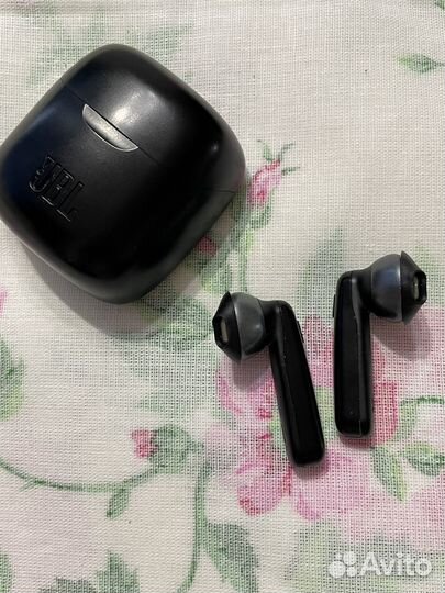 Беспроводные наушники jbl tune 220tws