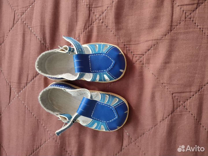 Сандали новые