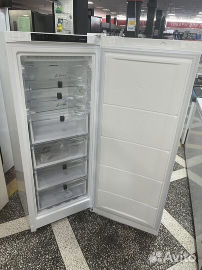 Морозильная камера Indesit DFZ 4150.1 W