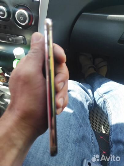 Телефон iPhone 10