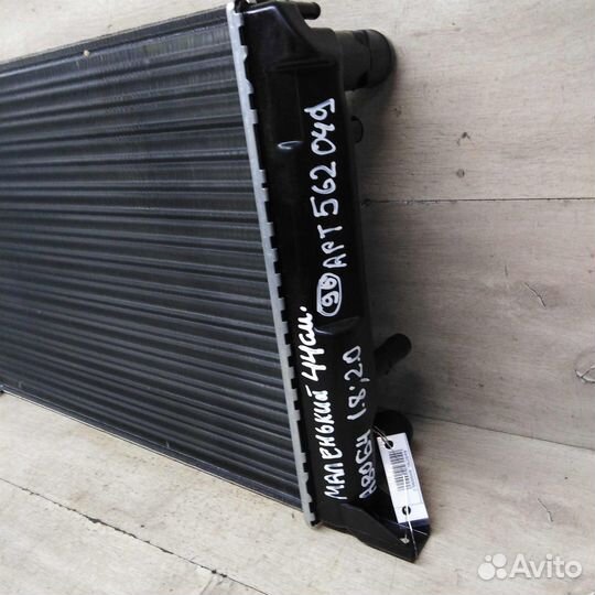 Радиатор основной Audi 80 B3 маленький