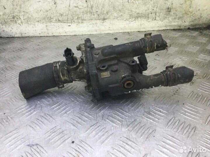 Корпус термостата Опель Зафира 12992383 A16Xer