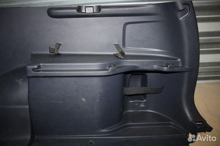 Обшивка багажника (правая) honda CR-V 2007