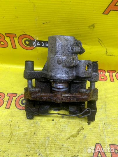 Суппорт задний левый Mazda Mazda3 BK Z6 2003