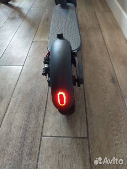 Самокат Xiaomi Mi Electric Scooter S1