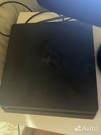 Игровая приставка ps4