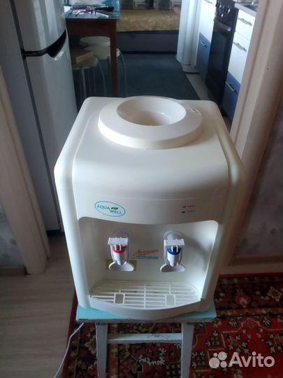 Продам кулер для воды настольный